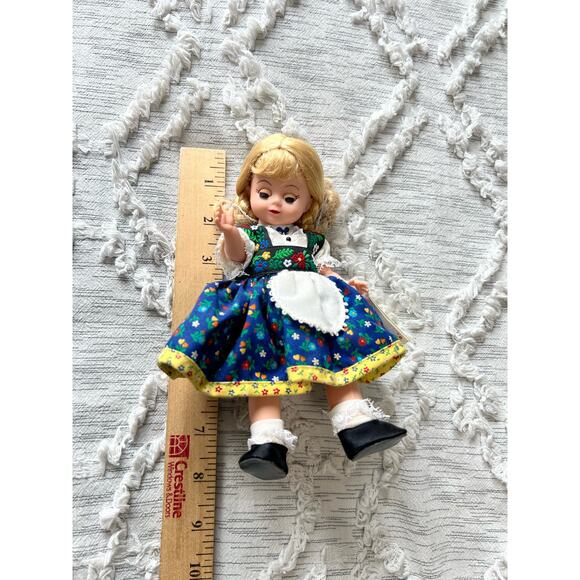 Madame Alexander 8 inch Doll Germany International Collection - Picture 3 of 5